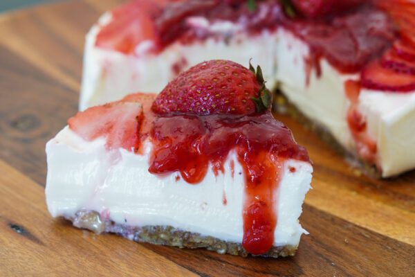 Raw Strawberry Cheesecake Slice